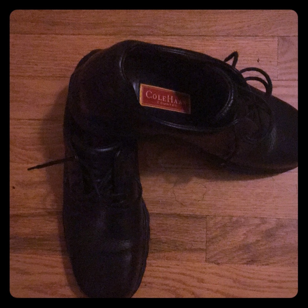 Casual dress shoe.